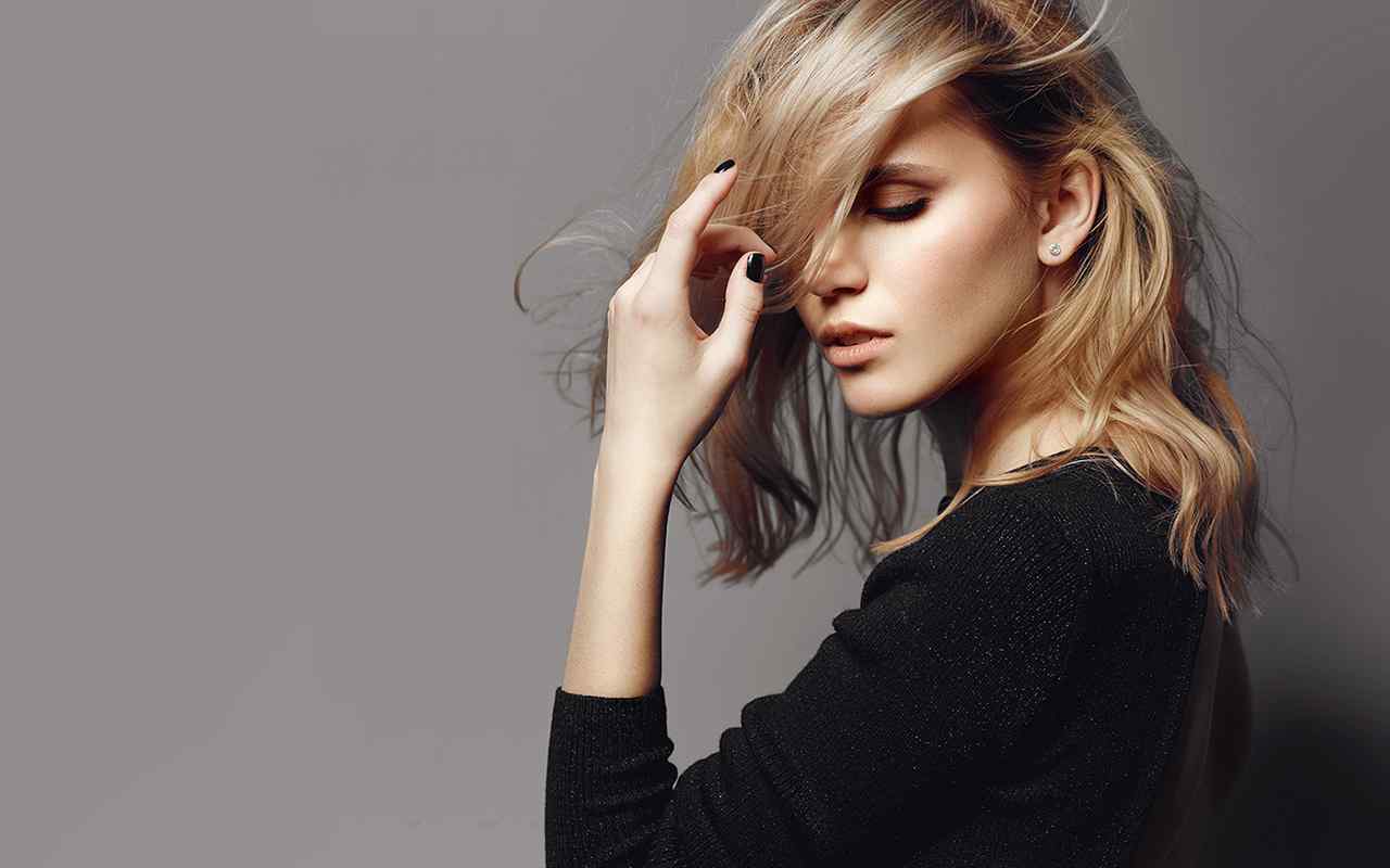 https://blondsalon.nl/wp-content/uploads/2021/10/background_slider.jpg